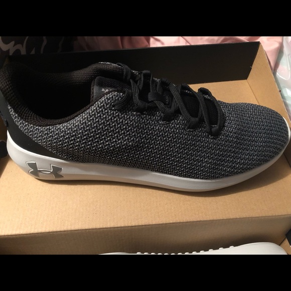 Men’s Under Armour Tennis Shoes - Picture 1 of 4